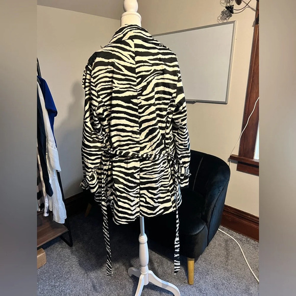 Zebra Rain Jacket l PTP 20 - Picture 2 of 5
